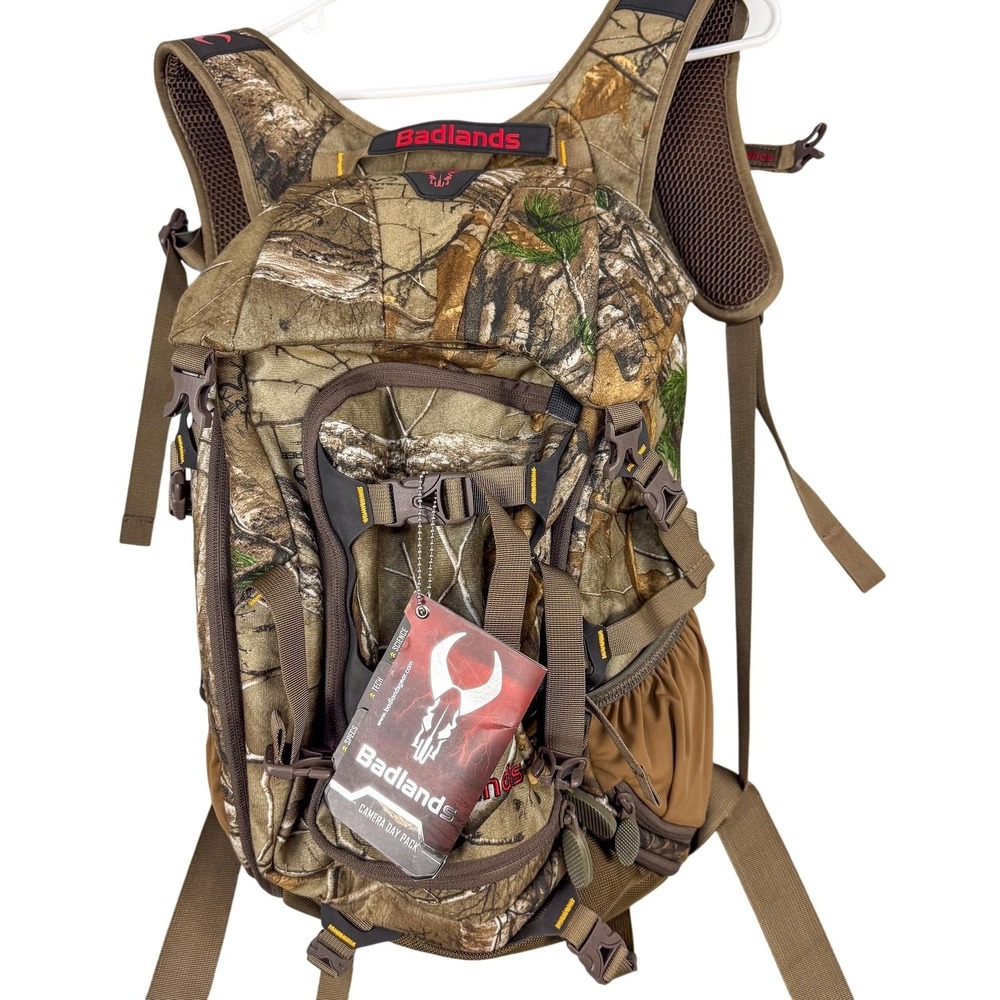 Badlands Camera Day Pack Backpack Camo Padded Adjustable Straps Hunting NEW NWT‎